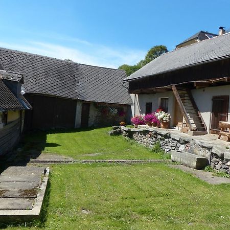Bizoni Dvur Hotel Retenice Exterior photo